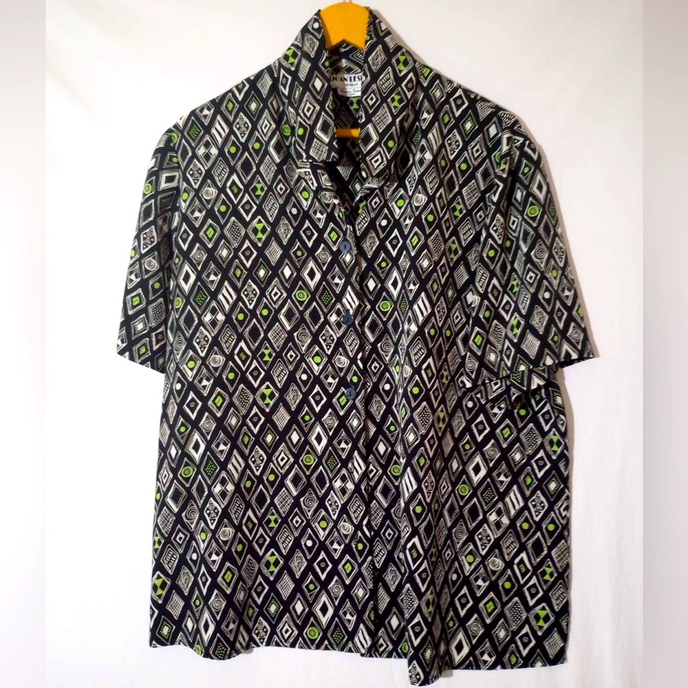 Vintage black and Neon green Printed Tie-Up shirt with Buttons. Size 20w or L